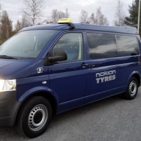 Ivalon taksipalvelu Oy: tilataksi ja esteettömät kuljetukset.